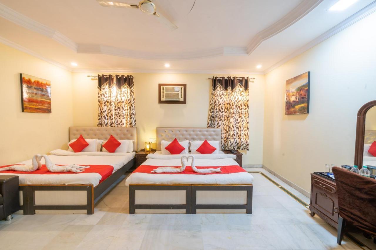 V Inn Villa ג'איפור מראה חיצוני תמונה
